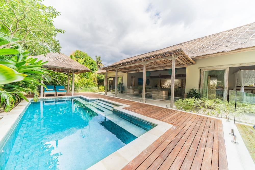 Hai Tide Beach Resort Nusa Lembongan  Exterior photo